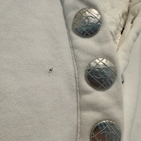 Chanel jacket henley, women's size M with defect - Picture 7 of 9